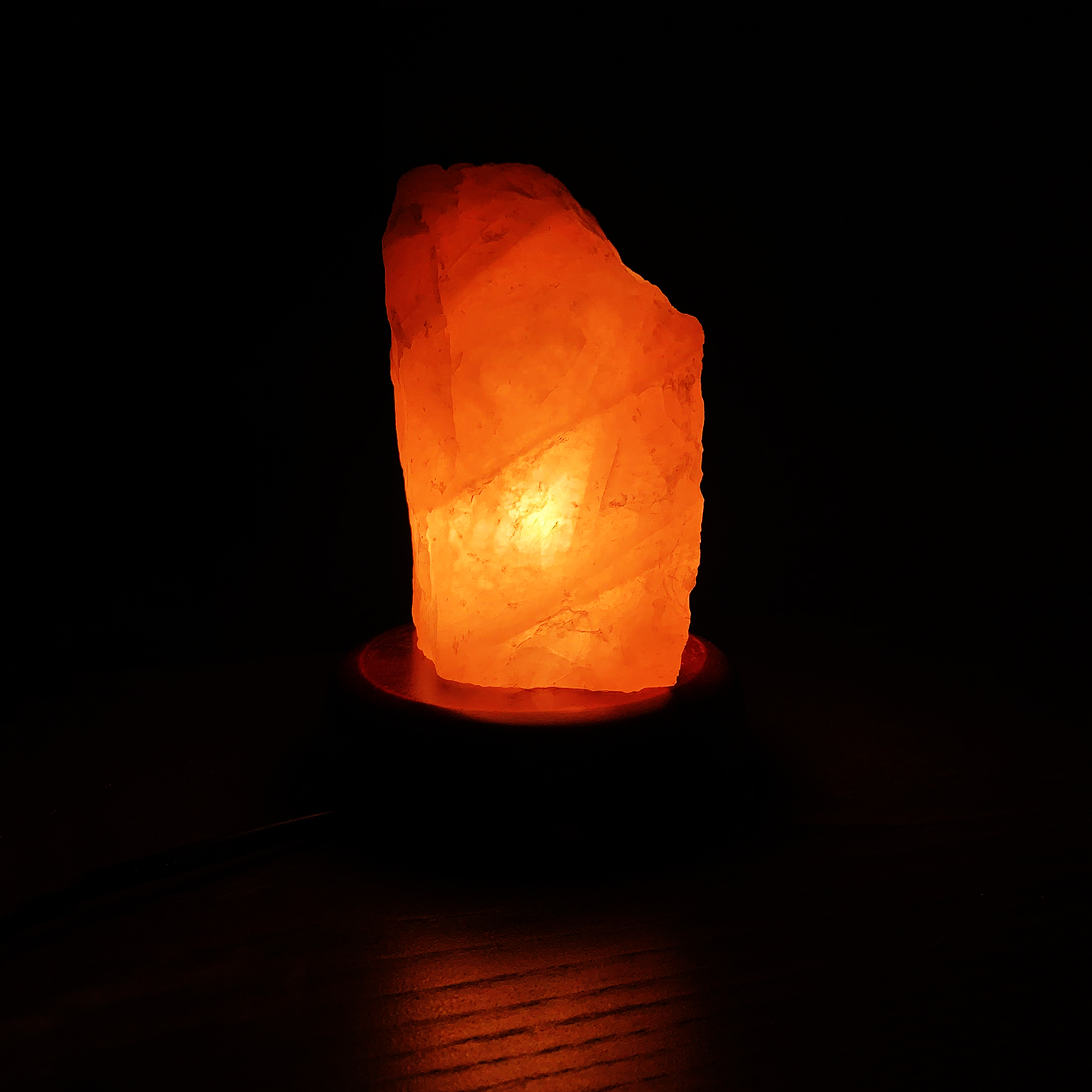 Χειροποίητο φωτιστικό ακατέργαστος Ροζ Χαλαζίας – Ο λίθος της αγάπης