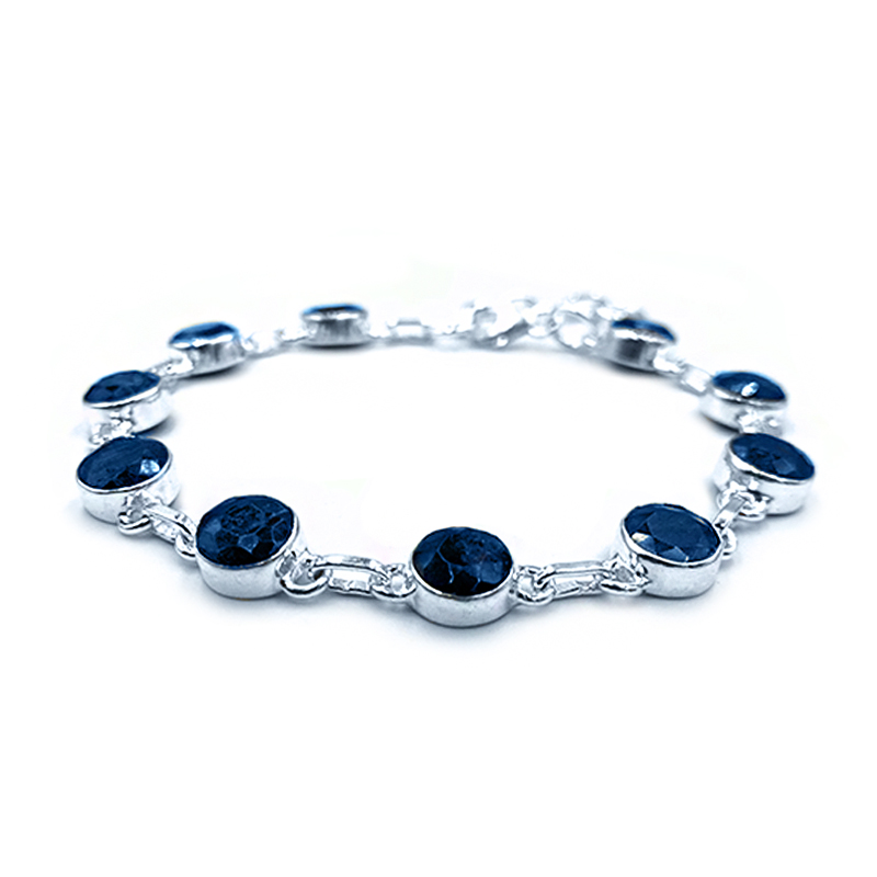 Χειροποίητο ασημένιο βραχιόλι με Μπλε Ζαφείρι (στρογγυλο – ταγέ) – Ο Βασιλικός πολύτιμος λίθος