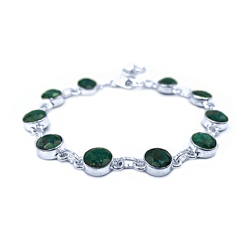 Χειροποίητο ασημένιο βραχιόλι με Σμαράγδι (στρογγυλο ταγέ) – Ο πολύτιμος λίθος της πίστης και της ακεραιότητας