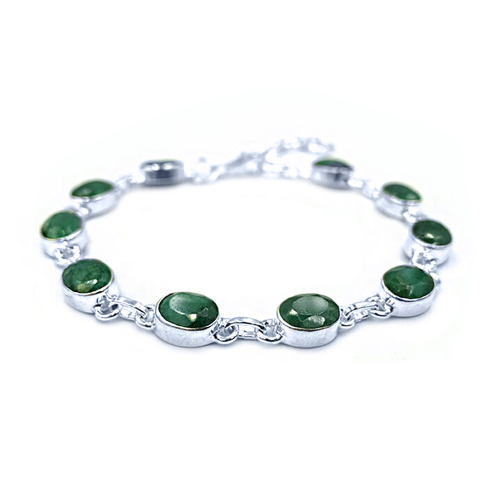 Χειροποίητο ασημένιο βραχιόλι με Σμαράγδι (οβάλ ταγέ) – Ο πολύτιμος λίθος της πίστης και της ακεραιότητας