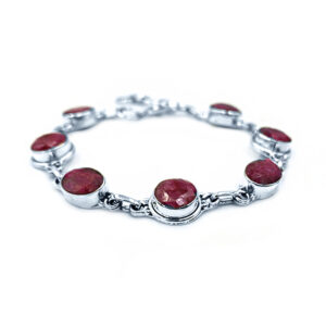 Χειροποίητο ασημένιο βραχιόλι Ρουμπίνι (οβάλ - στρογγυλο ταγέ) – Ο πολύτιμος λίθος του πάθους και της αγάπης