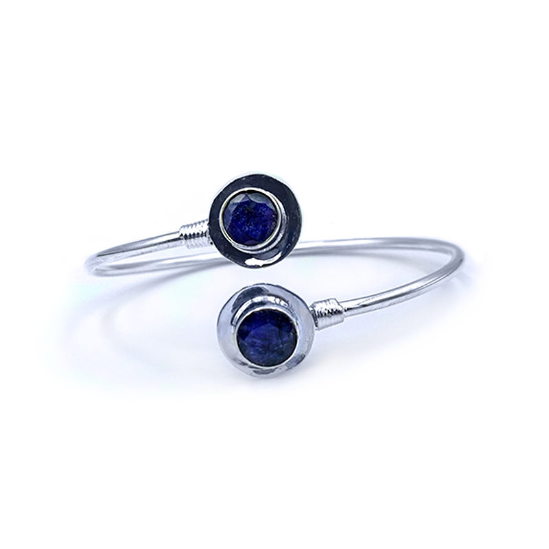Χειροποίητο ασημένιο βραχιόλι με Μπλε Ζαφείρι (στρογγυλο – ταγέ) – Ο Βασιλικός πολύτιμος λίθος - Image 4