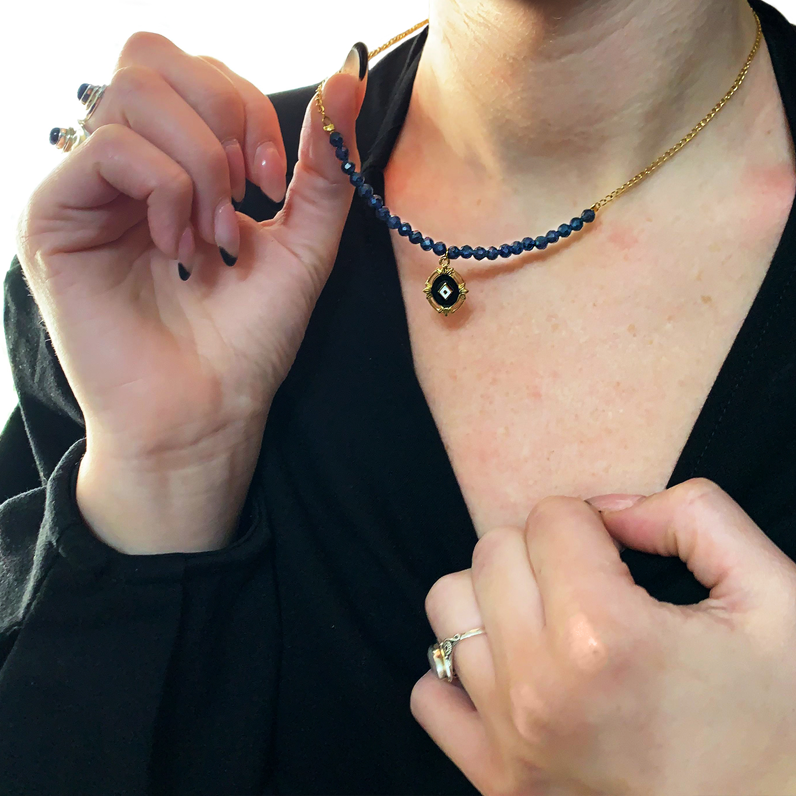 Χειροποίητο κολιέ με Μπλε Ζαφείρι (ταγέ 4mm) – Ο Βασιλικός πολύτιμος λίθος