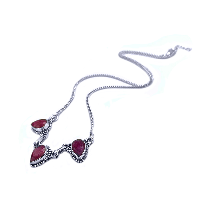 Χειροποίητο ασημένιο κολιέ με Ρουμπίνια – Ο πολύτιμος λίθος του πάθους και της αγάπης - Image 3