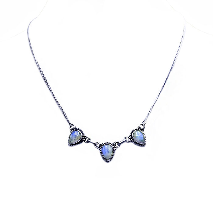 Ασημένιο χειροποίητο κολιέ με Φεγγαρόπετρα (Moonstone) τριπλό δάκρυ – Ο λίθος της διαίσθησης