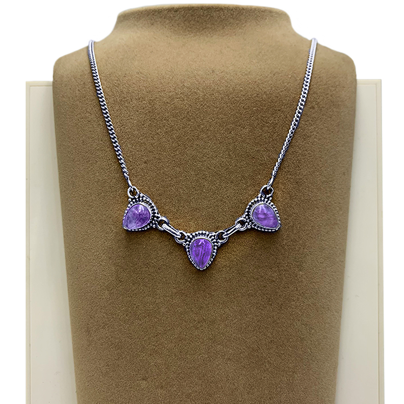 Ασημένιο χειροποίητο κολιέ Αμέθυστος τριπλό δάκρυ – Ο λίθος της ηρεμίας και της πίστης - Image 2