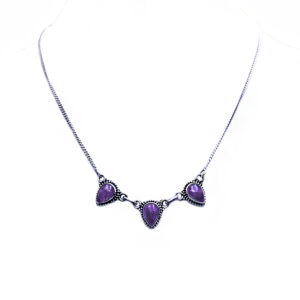 Ασημένιο χειροποίητο κολιέ Αμέθυστος τριπλό δάκρυ – Ο λίθος της ηρεμίας και της πίστης