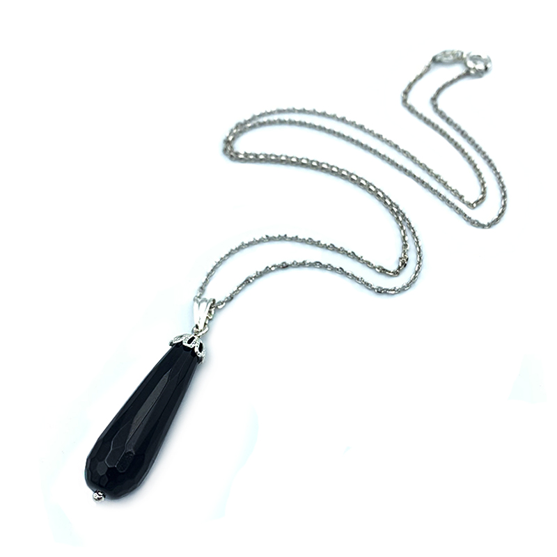 Ασημένιο μενταγιόν Μαύρος Αχάτης - Ο λίθος που ενισχύει τις σωματικές και ψυχικές αντοχές