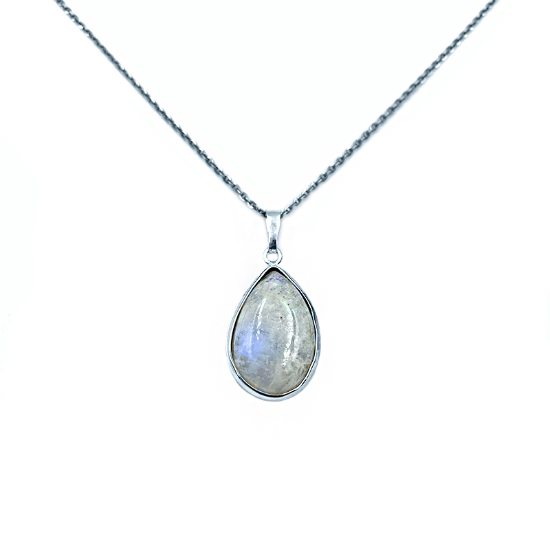 Ασημένιο χειροποίητο μενταγιόν με Φεγγαρόπετρα (Moonstone) – Ο λίθος της διαίσθησης