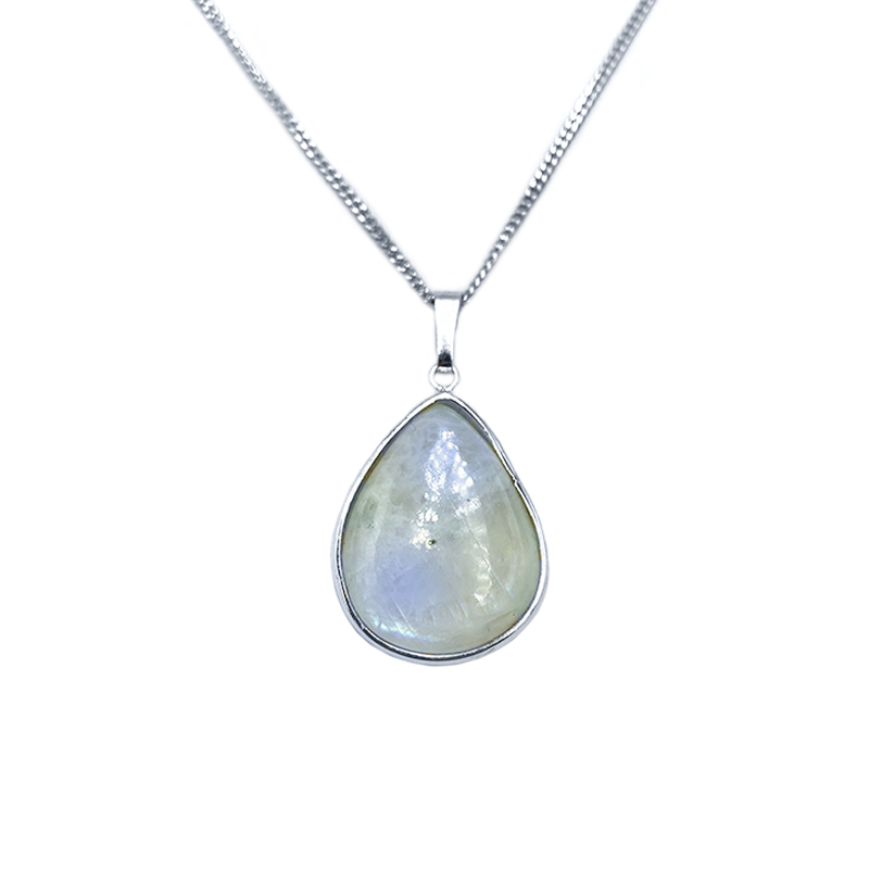 Ασημένιο χειροποίητο μενταγιόν με Φεγγαρόπετρα (Moonstone) – Ο λίθος της διαίσθησης