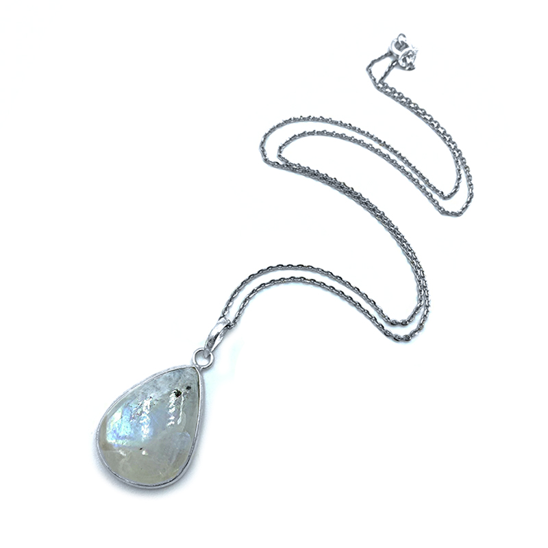 Ασημένιο χειροποίητο μενταγιόν με Φεγγαρόπετρα (Moonstone) – Ο λίθος της διαίσθησης - Image 3