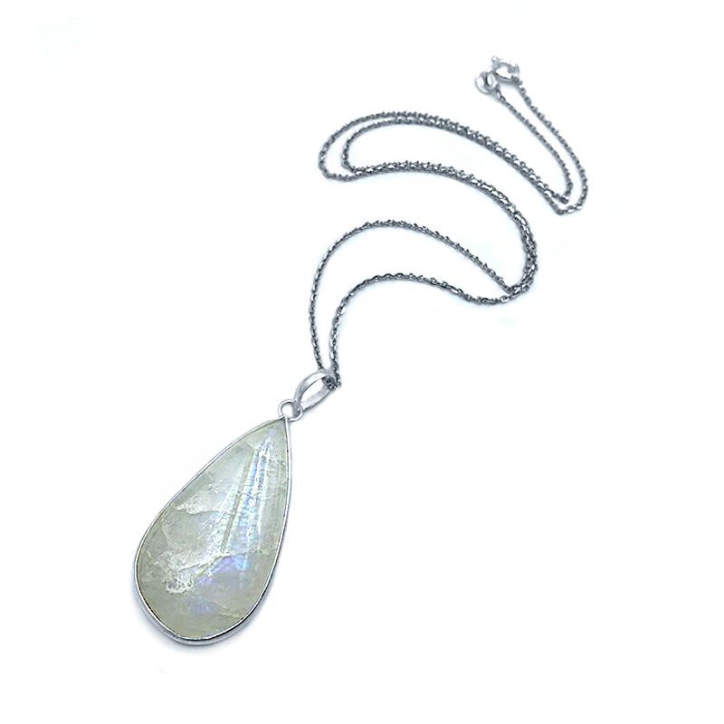 Ασημένιο χειροποίητο μενταγιόν με Φεγγαρόπετρα (Moonstone) – Ο λίθος της διαίσθησης - Image 3