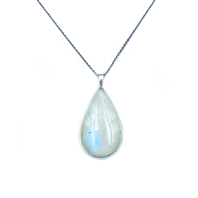 Ασημένιο χειροποίητο μενταγιόν με Φεγγαρόπετρα (Moonstone) – Ο λίθος της διαίσθησης