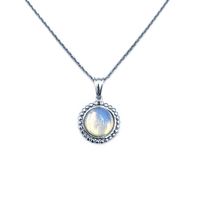 Χειροποίητο ασημένιο μενταγιόν Φεγγαρόπετρα (Moonstone) (καπουσόν 1cm) – Ο λίθος της διαίσθησης