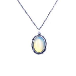 Χειροποίητο μενταγιόν Φεγγαρόπετρα (Moonstone) οβάλ-καπουσόν σε ασήμι 925° – Ο λίθος της διαίσθησης