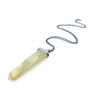 Χειροποίητο ασημένιο φυλαχτό με Κίτρινη Αβεντουρίνη - Ο λίθος της εσωτερικής ορμής