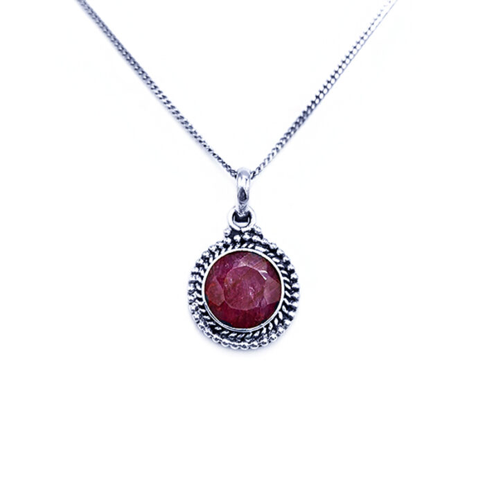 Χειροποίητο ασημένιο μενταγιόν με Ρουμπίνι (στρογγυλο 1,0cm) – Ο πολύτιμος λίθος του πάθους και της αγάπης