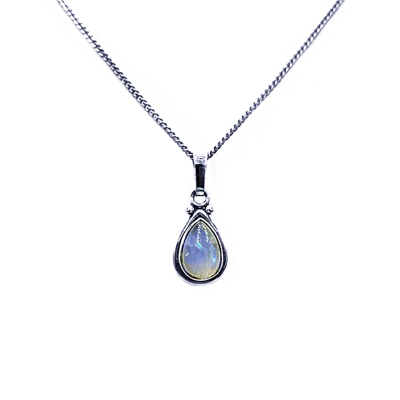 Ασημένιο χειροποίητο μενταγιόν με Φεγγαρόπετρα (Moonstone) δάκρυ – Ο λίθος της διαίσθησης