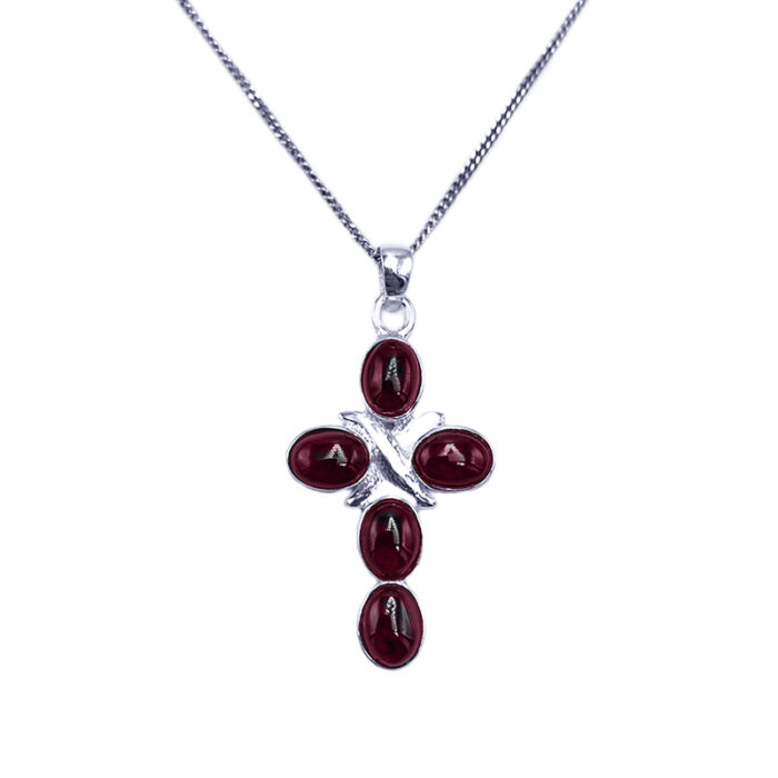 Χειροποίητος ασημένιος σταυρός Γρανάτης (οβάλ καπουσόν) – Ο λίθος της αποφασιστικότητας