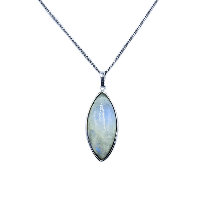 Χειροποίητο ασημένιο μενταγιόν με Φεγγαρόπετρα (Moonstone) ναβέτα – Ο λίθος της διαίσθησης