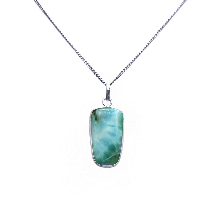 Χειροποίητο ασημένιο μενταγιόν με Λάριμαρ (Larimar) – Ο λίθος αναζωογόνησης και της ανανέωσης