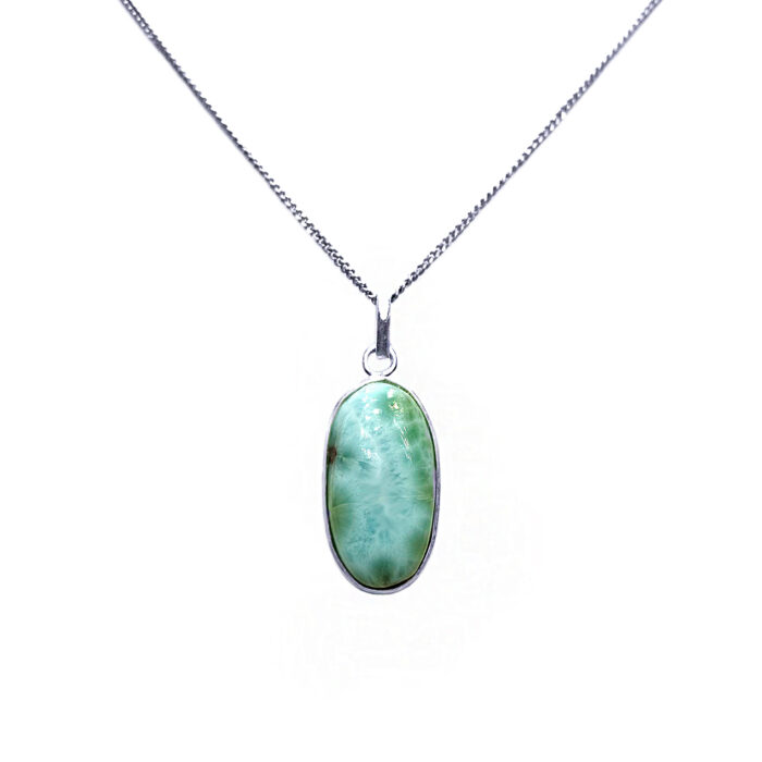 Χειροποίητο ασημένιο μενταγιόν με Λάριμαρ (Larimar) οβάλ – Ο λίθος αναζωογόνησης και της ανανέωσης