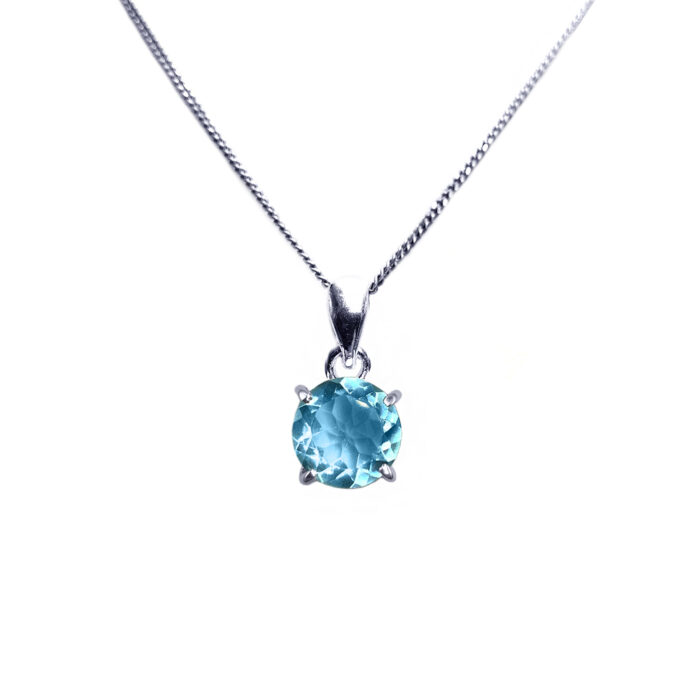 Χειροποίητο ασημένιο μενταγιόν με Μπλε Τοπάζι (Blue Topaz) – Ο λίθος της ηρεμίας και της διαύγειας