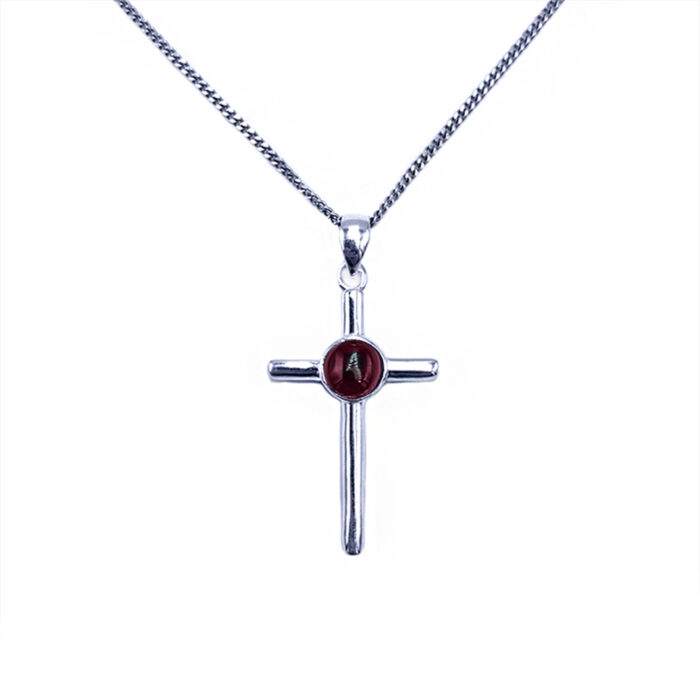 Χειροποίητος ασημένιος σταυρός Γρανάτης – Ο λίθος της αποφασιστικότητας