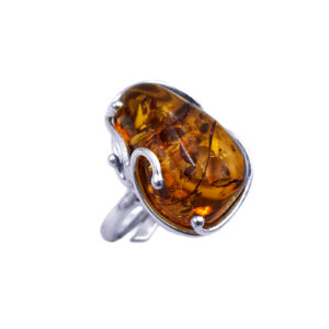 Χειροποίητο ασημένιο δαχτυλίδι με Κεχριμπάρι (2,4 Χ 1,8cm) – Ο αυτοκρατορικός λίθος