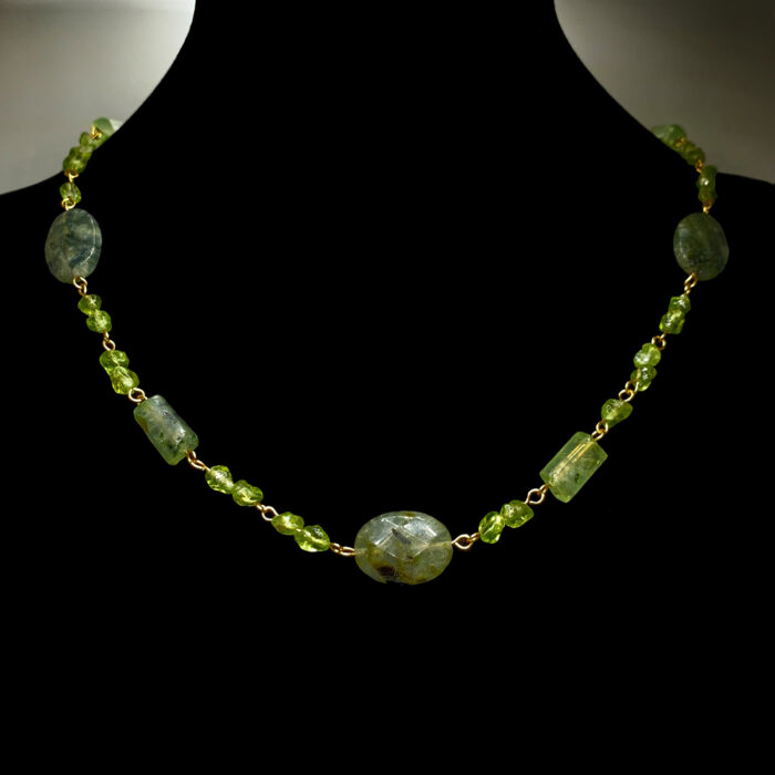 Χειροποίητο κολιέ Πρενίτης και Περίδοτο (Peridot)